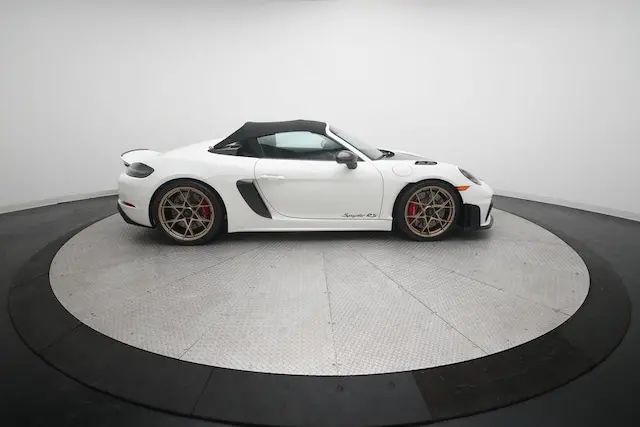 2025 Porsche 718 Spyder RS photo 4