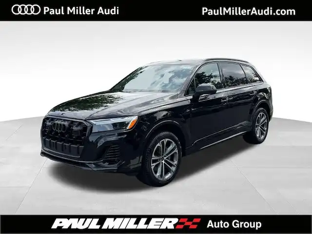 2025 Audi Q7 45 Premium quattro Tiptronic's photo