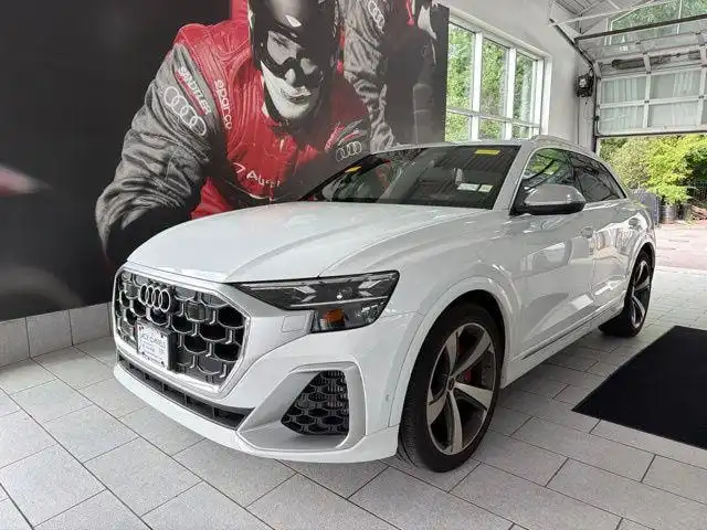 2024 Audi SQ8 Prestige's photo