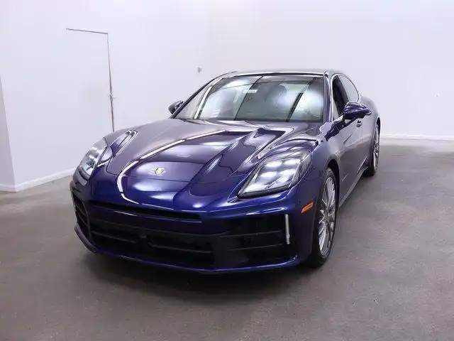 2024 Porsche Panamera 4's photo