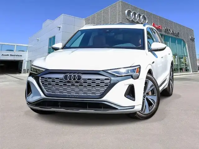 2024 Audi Q8 e-tron 114 kWh Premium quattro 55's photo