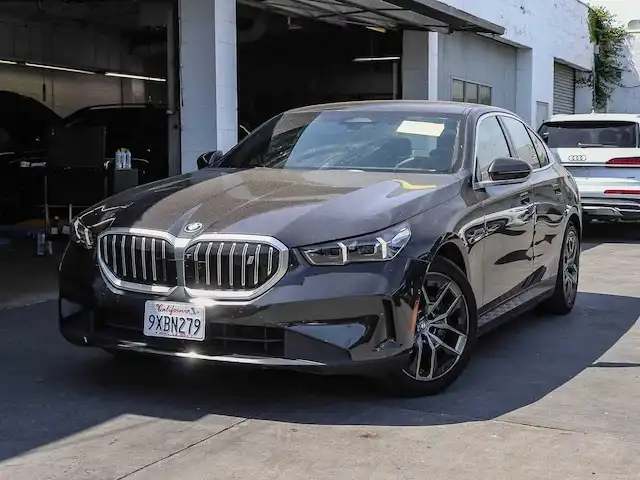 2024 BMW i5 eDrive40's photo