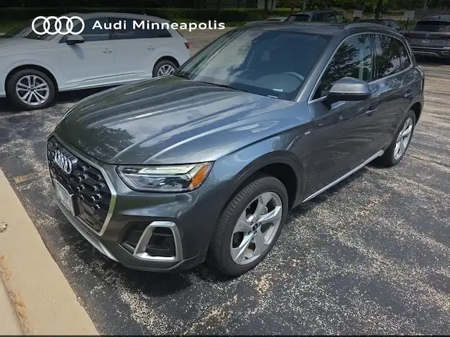 2024 Audi Q5 45 Premium Plus's photo