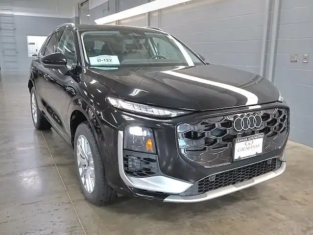 2026 Audi Q3 S Line quattro's photo