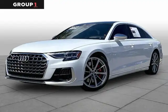 2025 Audi S8 4.0T quattro Tiptronic's photo