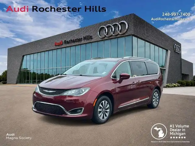 2020 Chrysler Pacifica Touring L Plus's photo