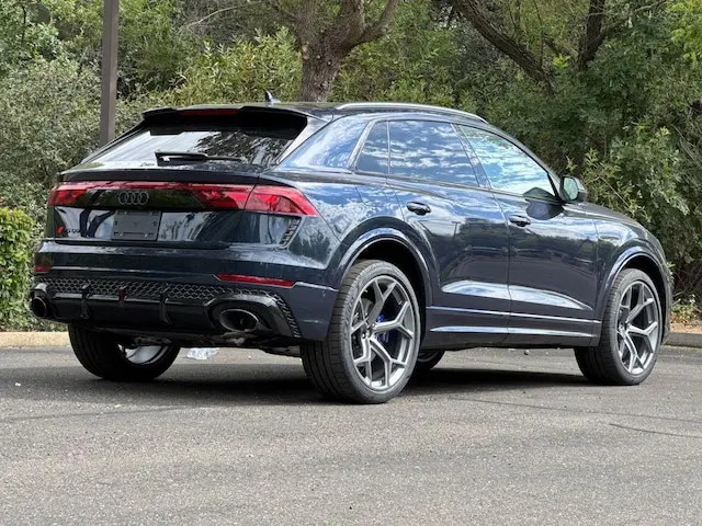 2026 Audi RS Q8 Base photo 5