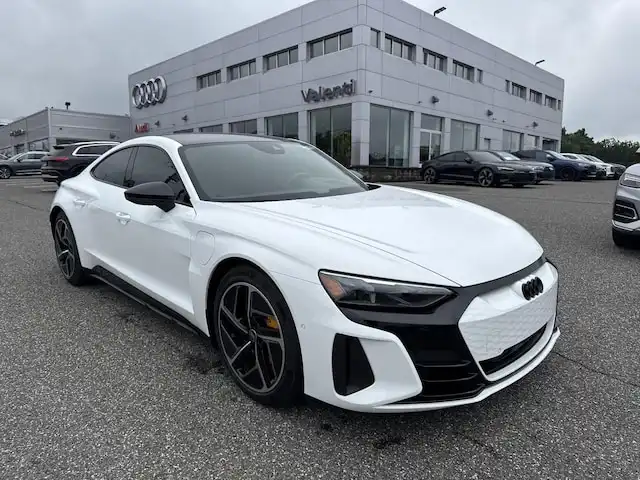 2023 Audi RS e-tron GT Base's photo