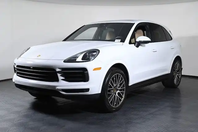 2023 Porsche Cayenne Platinum Edition's photo