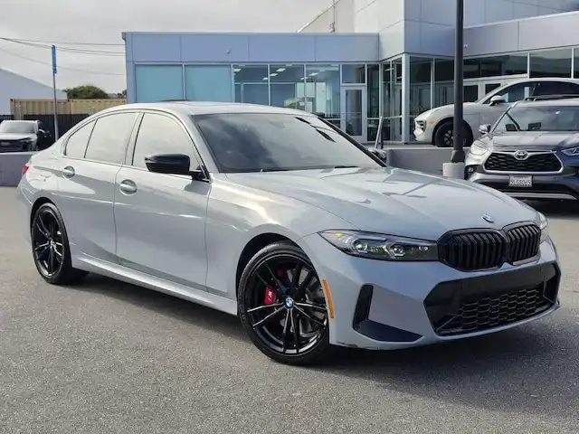 2024 BMW 3 Series 330i xDrive Sedan's photo