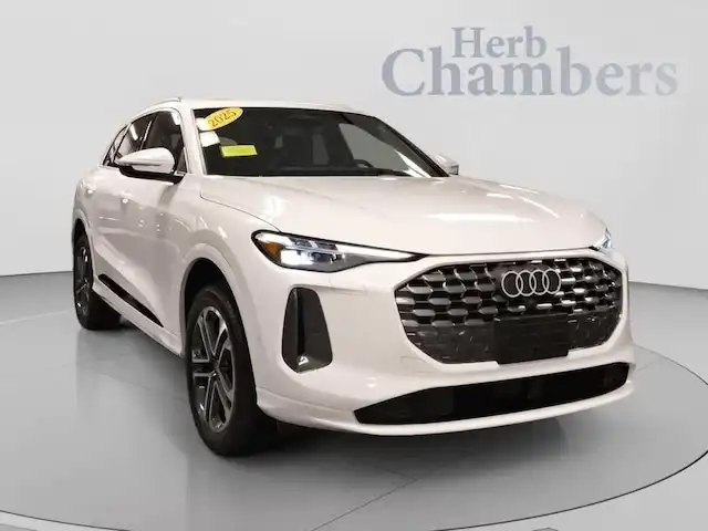 2025 Audi Q5 Premium Plus quattro's photo