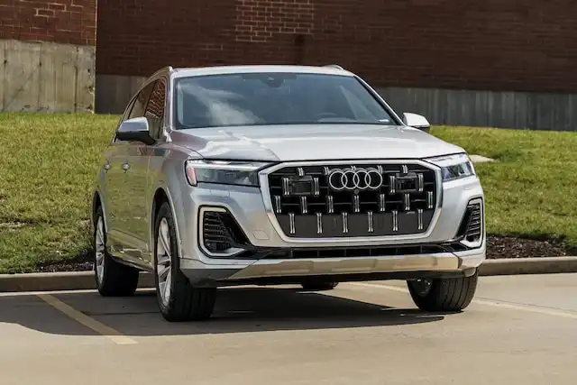 2025 Audi Q7 55 Premium Plus quattro Tiptronic's photo