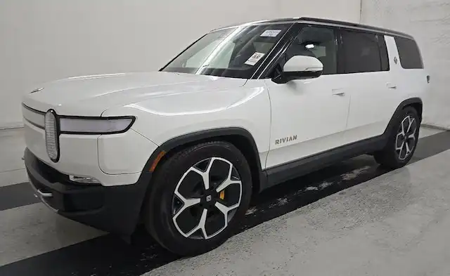 2024 Rivian R1S Adventure Quad-Motor Large Pack's photo