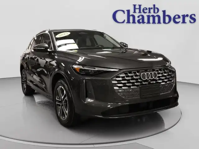 2025 Audi Q5 Premium Plus quattro's photo