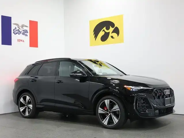 2026 Audi SQ5 Premium Plus quattro's photo