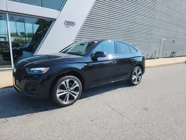 2022 Audi Q5 Sportback 45 Premium Plus's photo