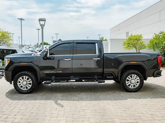 2021 GMC Sierra 4WD Crew Cab Standard Box Denali photo 5