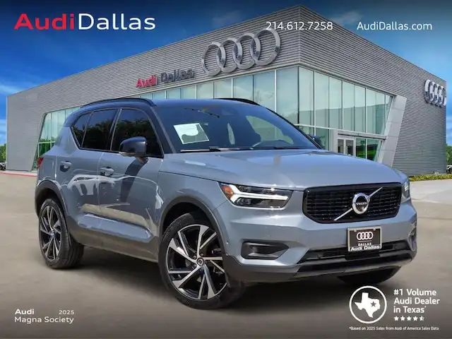 2022 Volvo XC40 T5 R-Design AWD's photo