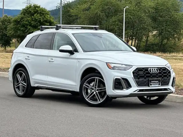 2023 Audi Q5 55 e Premium Plus's photo