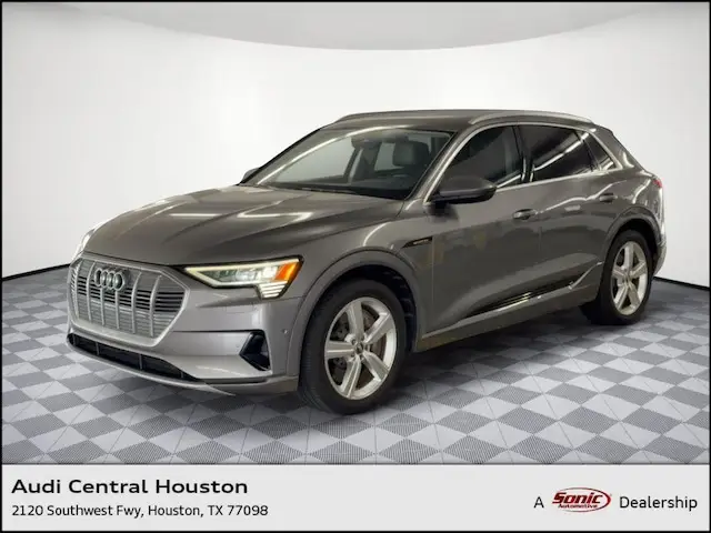 2019 Audi e-tron Prestige photo 1