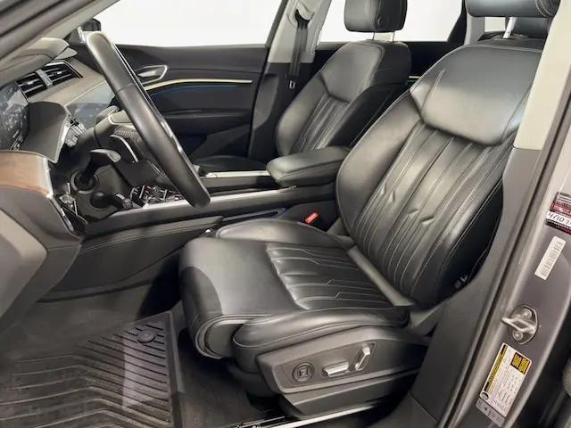 2019 Audi e-tron Prestige photo 5