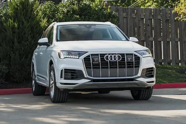 2023 Audi Q7 55 Premium Plus quattro Tiptronic's photo