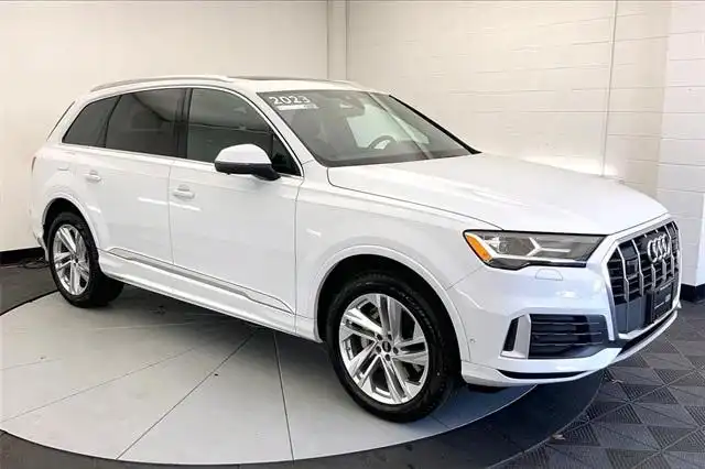 2023 Audi Q7 45 Premium quattro Tiptronic's photo