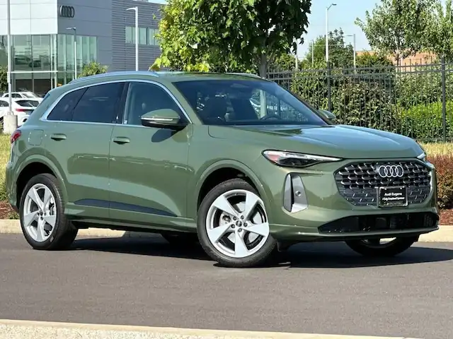 2025 Audi Q5 Premium Plus quattro's photo