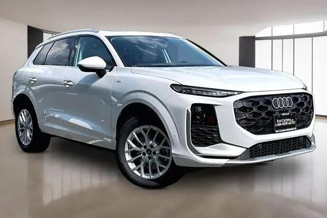 2026 Audi Q3 S line quattro's photo