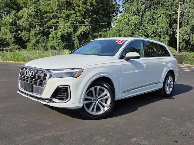 2025 Audi Q7 55 Premium Plus quattro Tiptronic's photo