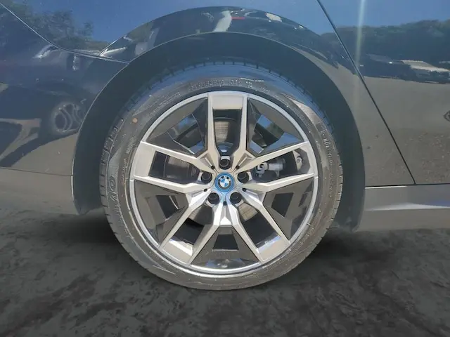 2024 BMW i5 eDrive40 photo 5