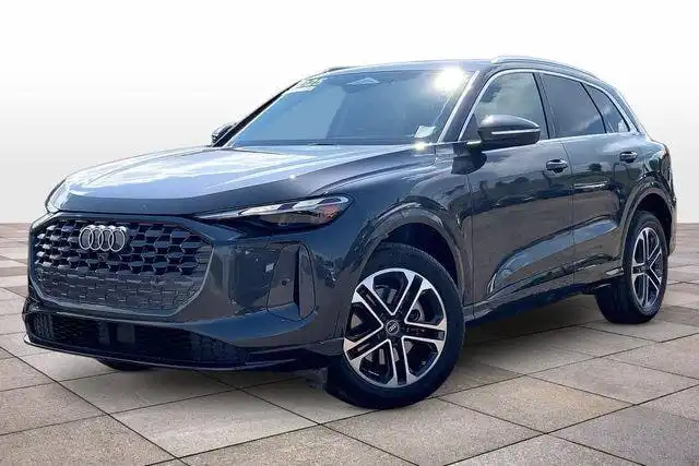 2025 Audi Q5 40 Premium's photo