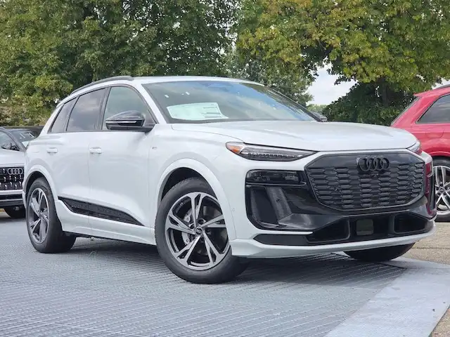 2027 Audi Q6 e-tron Prestige quattro's photo