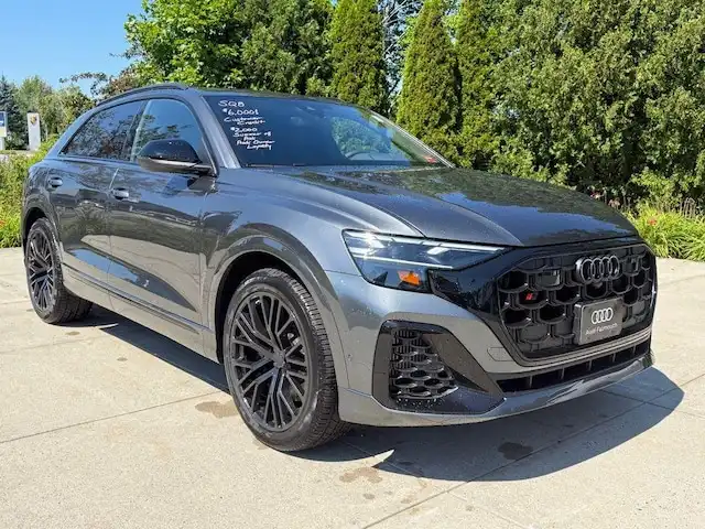 2026 Audi SQ8 Premium Plus quattro's photo