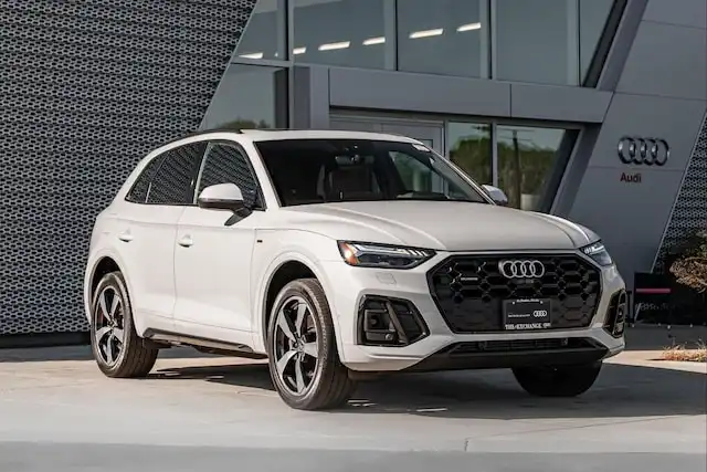 2023 Audi Q5's photo