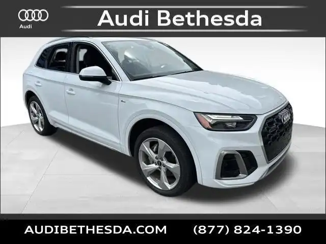 2022 Audi Q5 45 Premium Plus's photo