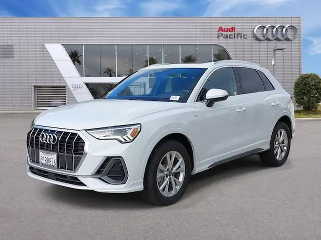 2025 Audi Q3 45 TFSI S Line Premium quattro's photo