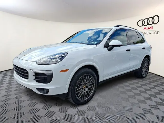 2017 Porsche Cayenne Platinum Edition photo 3