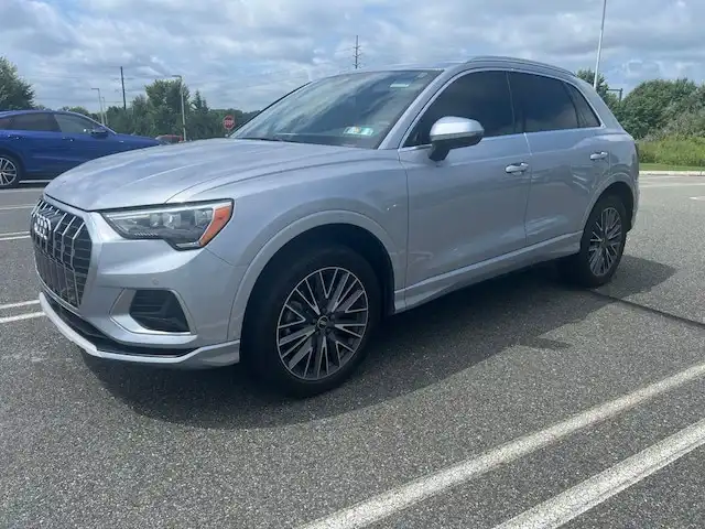 2022 Audi Q3 40 TFSI Premium quattro's photo
