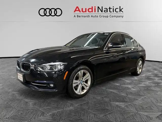 2018 BMW 3 Series 330i xDrive Sedan's photo