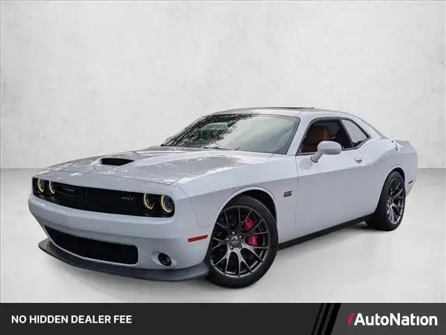 2016 Dodge Challenger SRT 392's photo