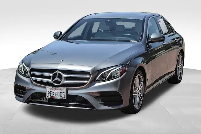 2019 Mercedes-Benz E-Class E300 photo 3