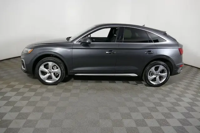 2023 Audi Q5 Sportback 45 Premium photo 4