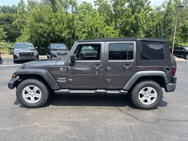 2014 Jeep Wrangler Sport's photo