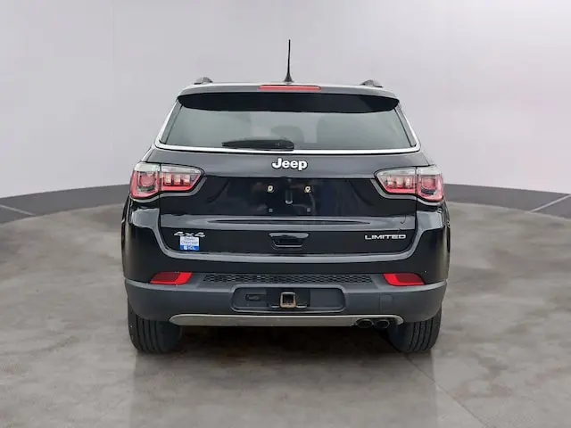 2017 Jeep Compass Limited 4WD photo 5