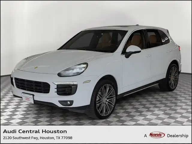 2016 Porsche Cayenne S's photo