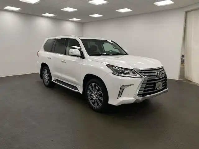 2017 Lexus LX 600 570's photo