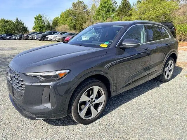 2025 Audi Q5 Premium Plus quattro photo 1
