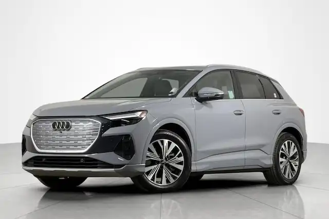 2025 Audi Q4 e-tron 45 Premium's photo