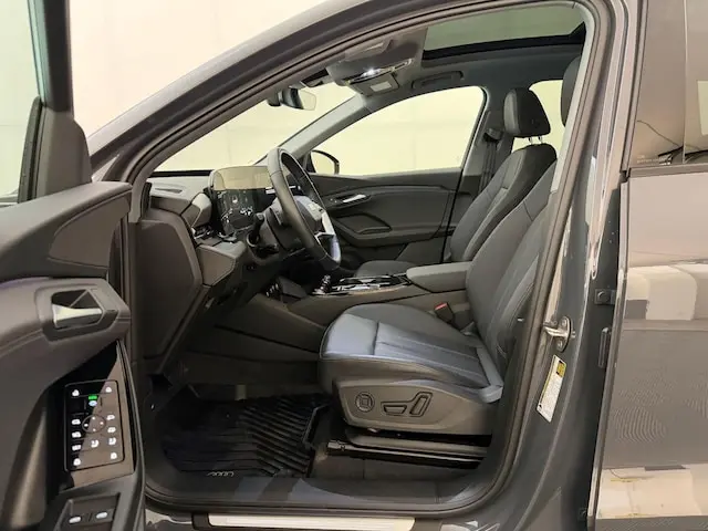 2025 Audi Q6 e-tron Premium quattro photo 5